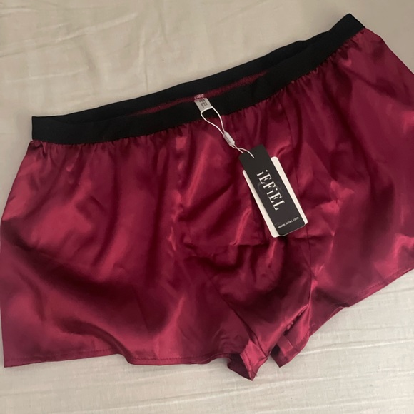 Men’s burgundy red satin silky boxers - Picture 2 of 2